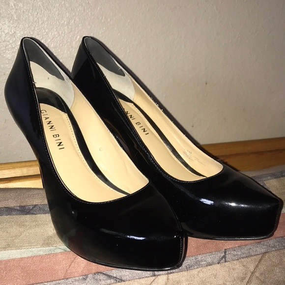 Gianni Bini 7.5 Patent Leather Heels EUC Beautiful - Picture 3 of 13